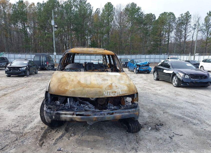 Photo 11 of 2004 Chevrolet Tahoe LS (VIN 1GNEC13Z34J282624)