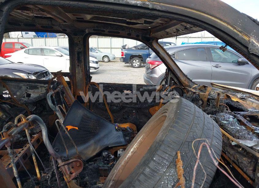 Photo 5 of 2004 Chevrolet Tahoe LS (VIN 1GNEC13Z34J282624)