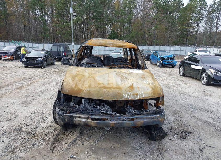 Photo 6 of 2004 Chevrolet Tahoe LS (VIN 1GNEC13Z34J282624)