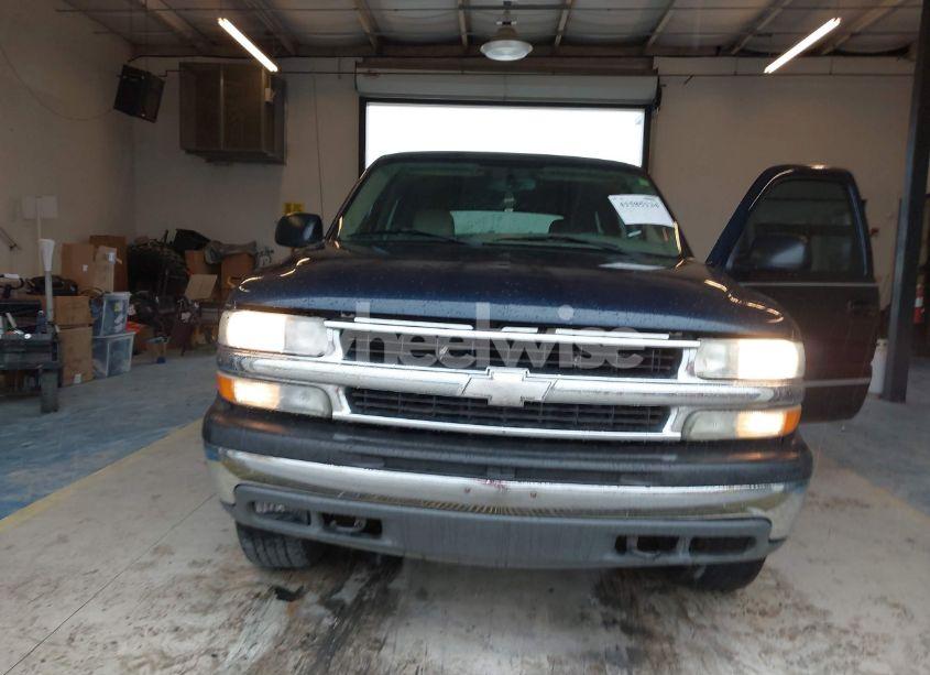 Photo 6 of 2004 Chevrolet Tahoe LS (VIN 1GNEC13Z34J311183)