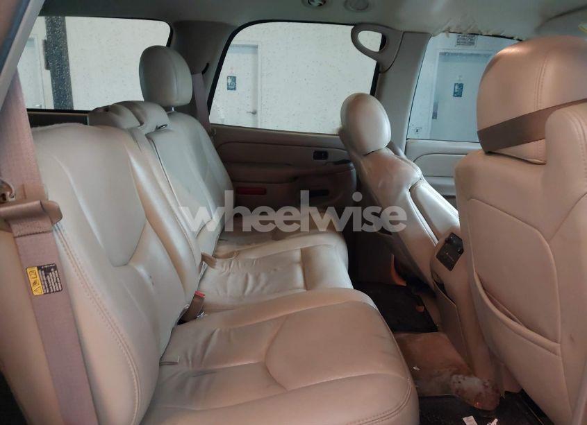 Photo 8 of 2004 Chevrolet Tahoe LS (VIN 1GNEC13Z34J311183)