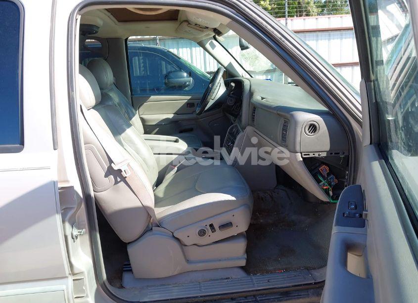 Photo 5 of 2004 Chevrolet Tahoe LT (VIN 1GNEC13Z34J328114)