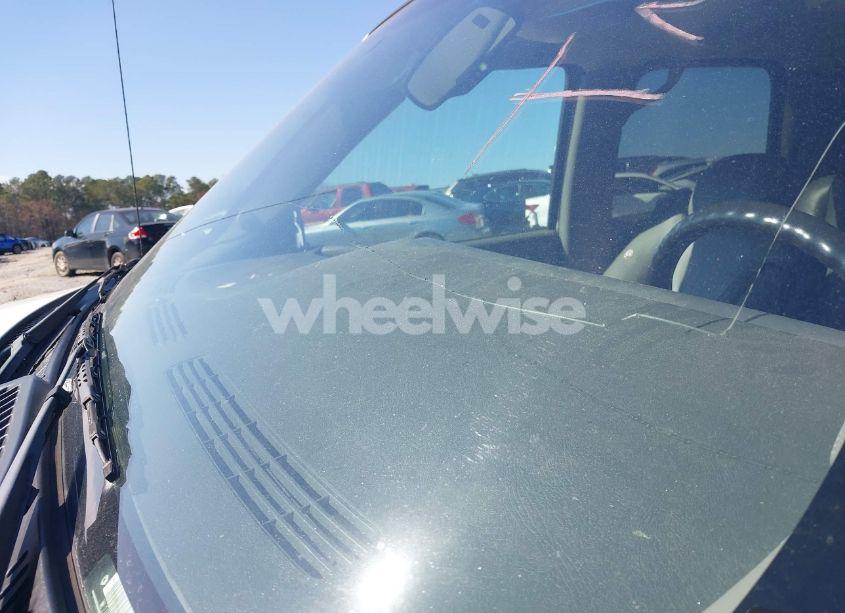 Photo 12 of 2004 Chevrolet Tahoe LT (VIN 1GNEC13Z34R150190)