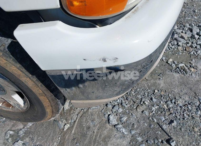 Photo 6 of 2004 Chevrolet Tahoe LT (VIN 1GNEC13Z34R150190)