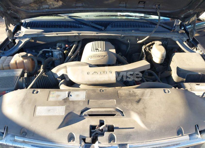 Photo 10 of 2004 Chevrolet Tahoe LS (VIN 1GNEC13Z34R152070)