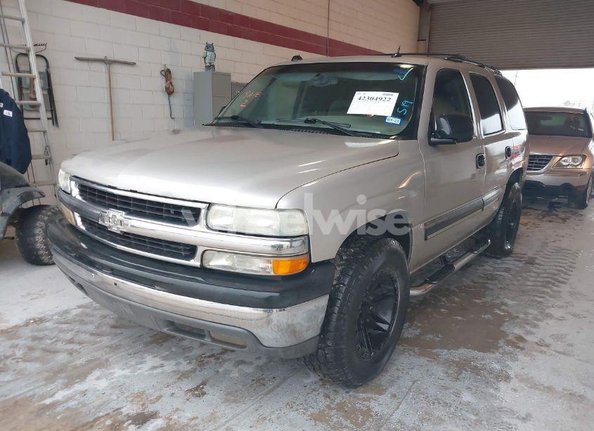 Photo 2 of 2004 Chevrolet Tahoe LS (VIN 1GNEC13Z34R191127)