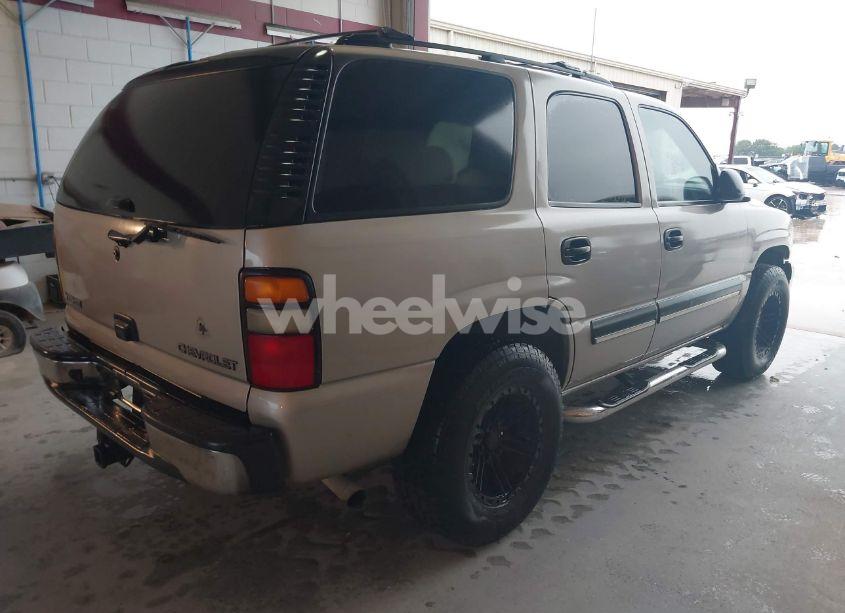 Photo 4 of 2004 Chevrolet Tahoe LS (VIN 1GNEC13Z34R191127)