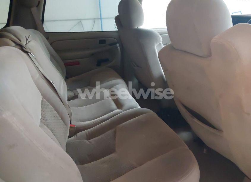 Photo 8 of 2004 Chevrolet Tahoe LS (VIN 1GNEC13Z34R191127)