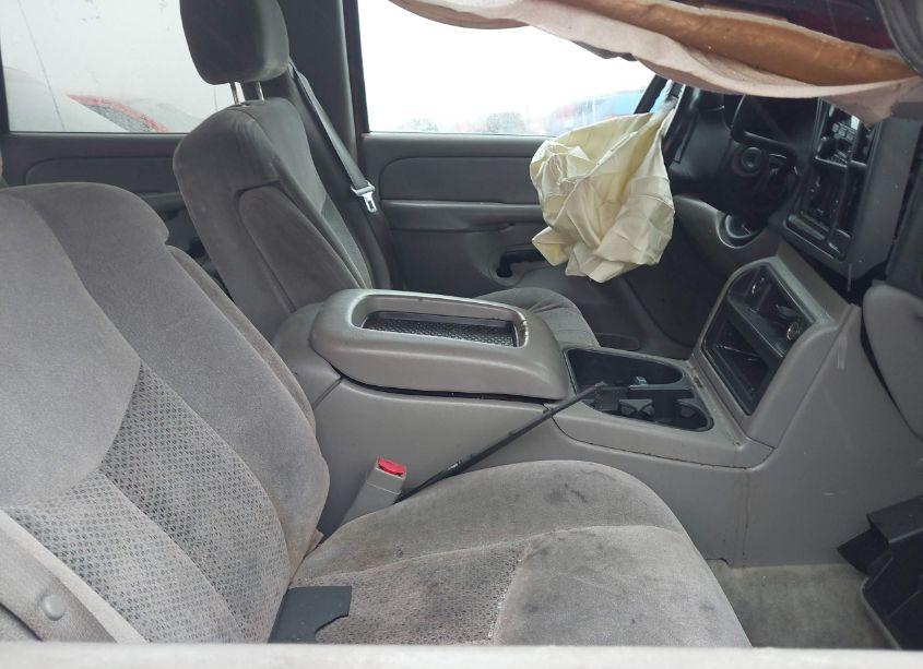 Photo 5 of 2004 Chevrolet Tahoe LS (VIN 1GNEC13Z34R239998)