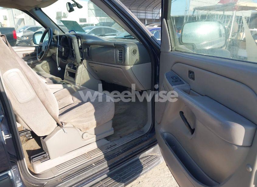 Photo 5 of 2006 Chevrolet Tahoe LS (VIN 1GNEC13Z36R148295)