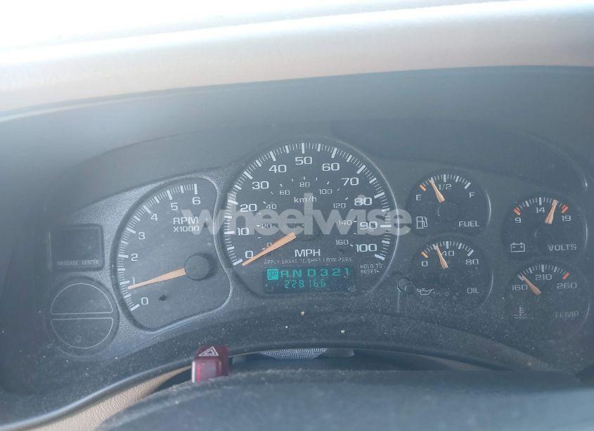 Photo 7 of 2002 Chevrolet Tahoe LT (VIN 1GNEC13Z42R245581)