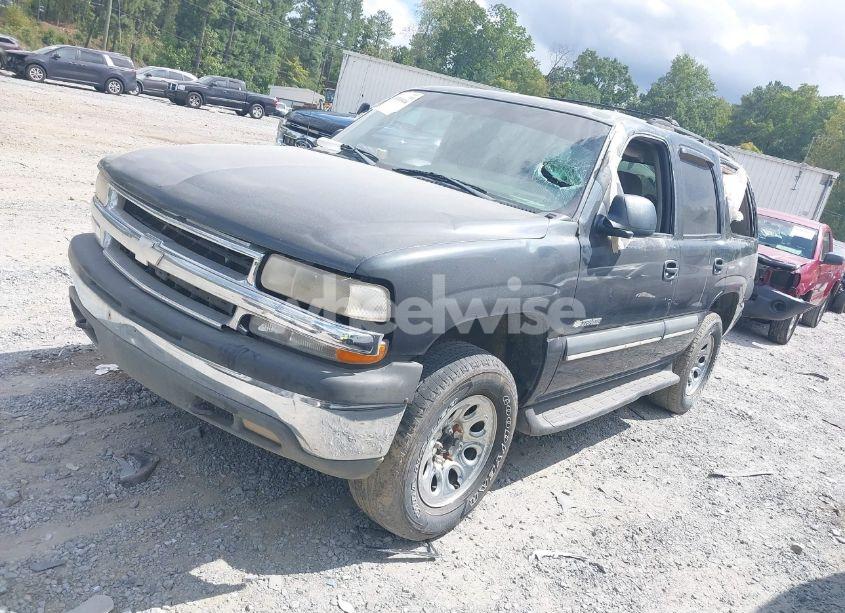 Photo 2 of 2003 Chevrolet Tahoe LS (VIN 1GNEC13Z43J167853)