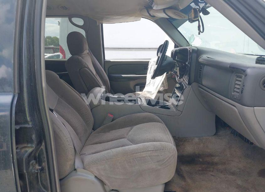 Photo 5 of 2003 Chevrolet Tahoe LS (VIN 1GNEC13Z43J167853)