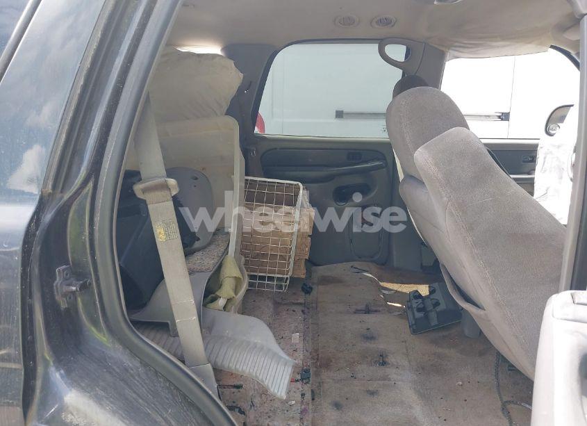 Photo 8 of 2003 Chevrolet Tahoe LS (VIN 1GNEC13Z43J167853)