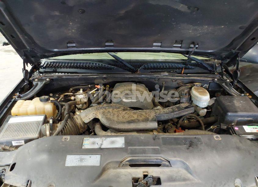 Photo 10 of 2003 Chevrolet Tahoe LS (VIN 1GNEC13Z43J340111)