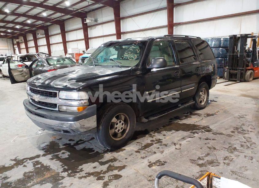 Photo 2 of 2003 Chevrolet Tahoe LS (VIN 1GNEC13Z43J340111)