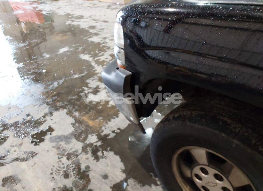 Photo 6 of 2003 Chevrolet Tahoe LS (VIN 1GNEC13Z43J340111)