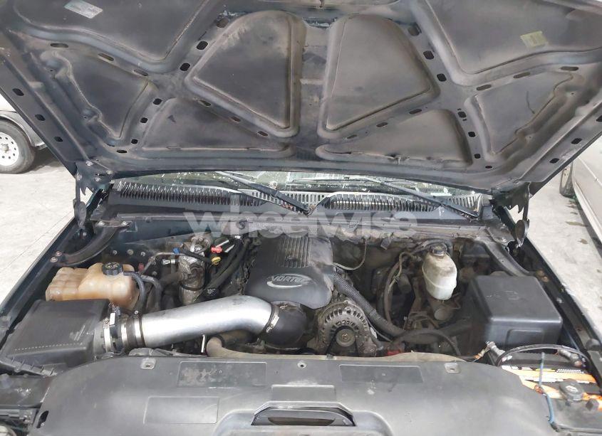 Photo 10 of 2004 Chevrolet Tahoe LT (VIN 1GNEC13Z44R118820)