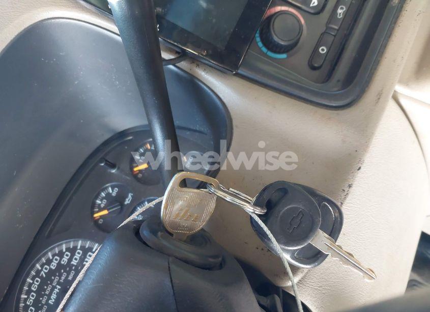 Photo 11 of 2004 Chevrolet Tahoe LT (VIN 1GNEC13Z44R118820)