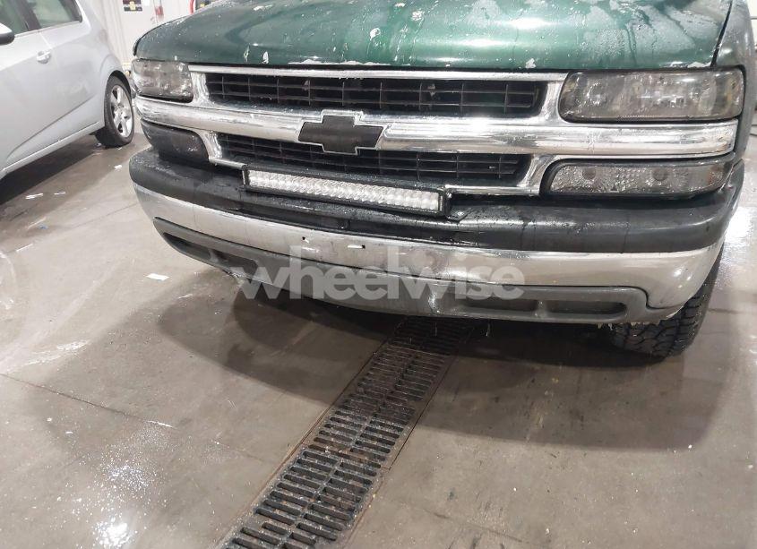 Photo 6 of 2004 Chevrolet Tahoe LT (VIN 1GNEC13Z44R118820)
