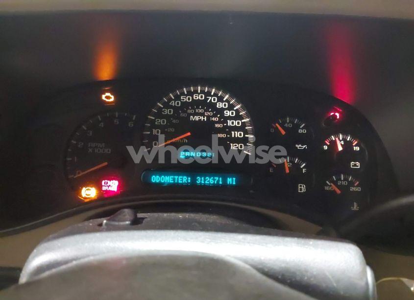 Photo 7 of 2004 Chevrolet Tahoe LT (VIN 1GNEC13Z44R118820)