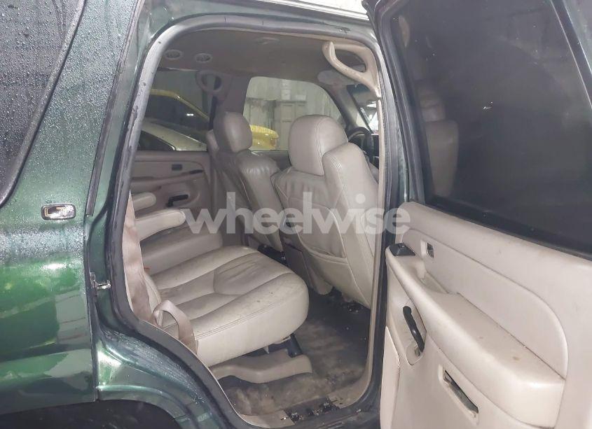 Photo 8 of 2004 Chevrolet Tahoe LT (VIN 1GNEC13Z44R118820)