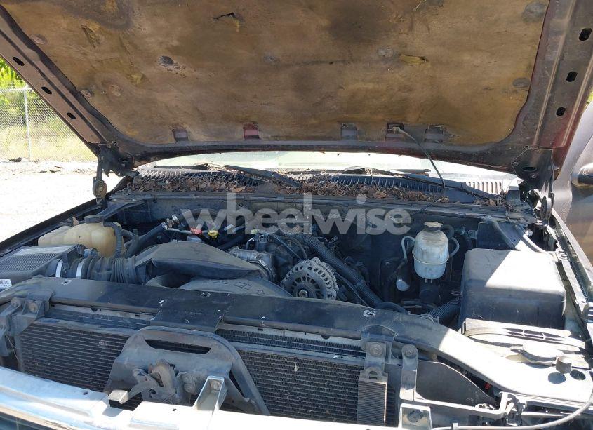 Photo 10 of 2004 Chevrolet Tahoe LT (VIN 1GNEC13Z44R197874)