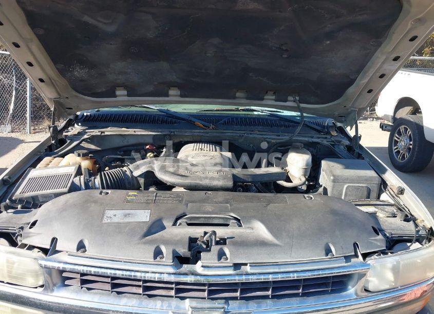 Photo 10 of 2004 Chevrolet Tahoe LS (VIN 1GNEC13Z44R269950)