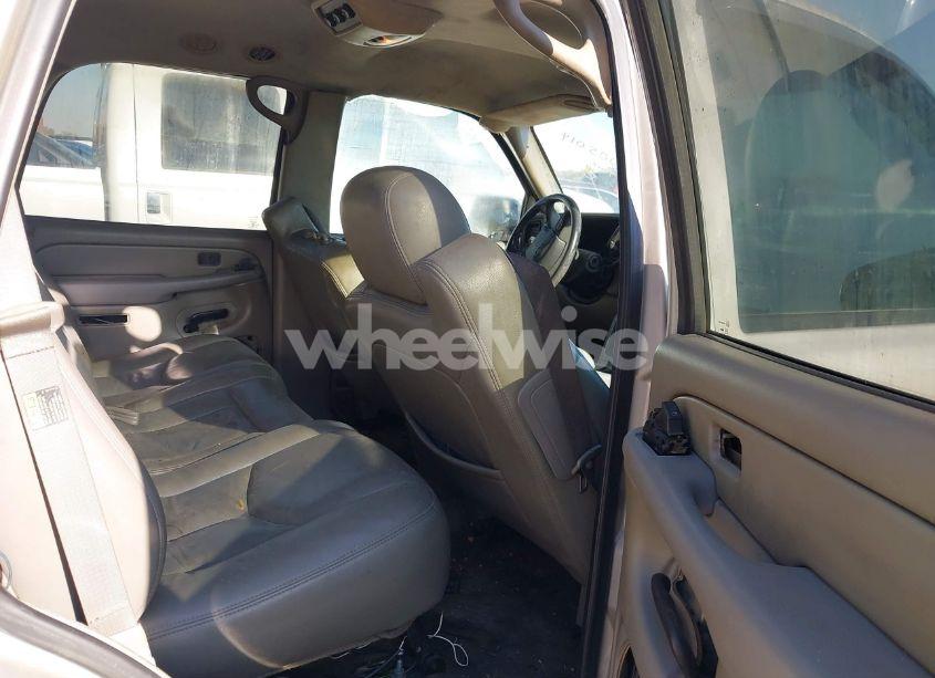 Photo 8 of 2004 Chevrolet Tahoe LS (VIN 1GNEC13Z44R269950)