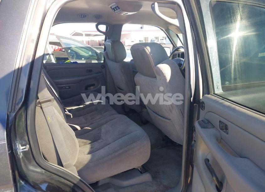 Photo 8 of 2004 Chevrolet Tahoe LS (VIN 1GNEC13Z44R289535)