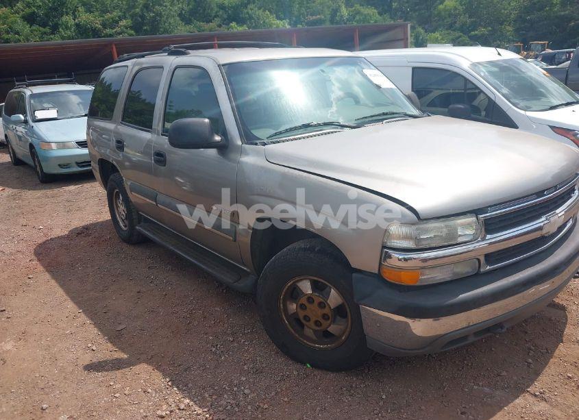 2002 Chevrolet Tahoe LS (VIN 1GNEC13Z52R275513) main photo