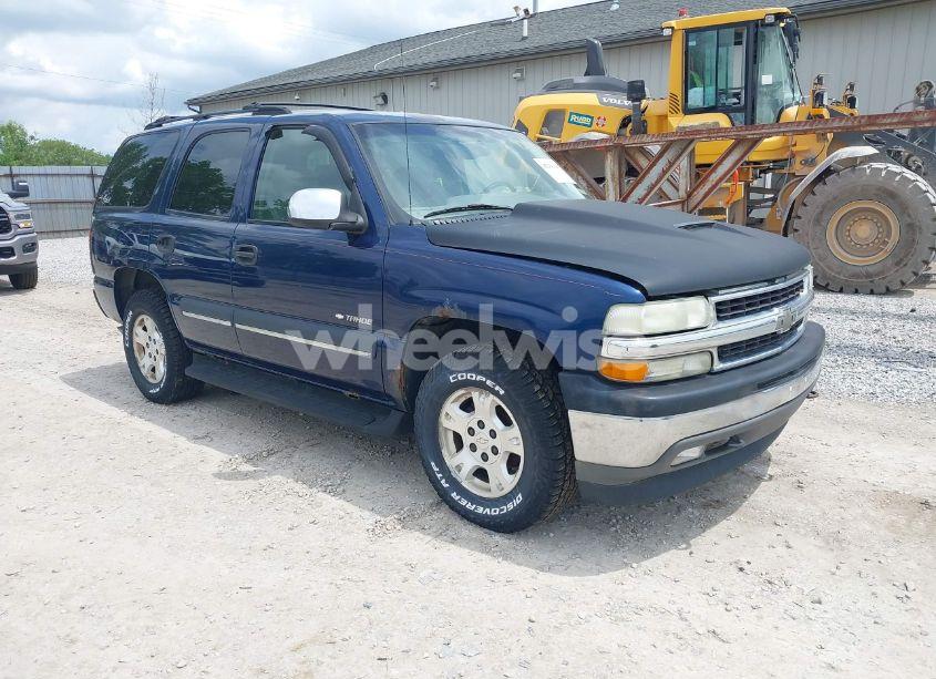 2002 Chevrolet Tahoe LS (VIN 1GNEC13Z52R284289) main photo