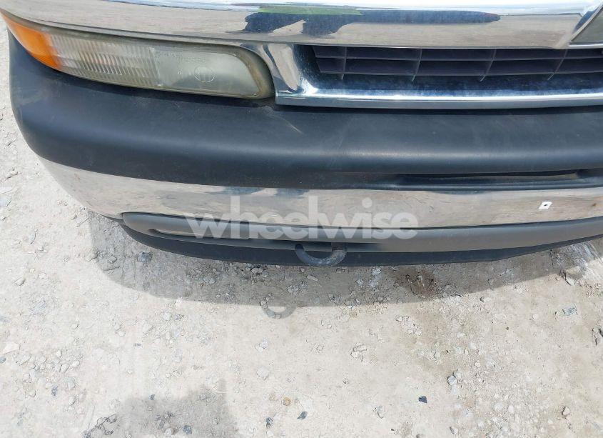 Photo 6 of 2002 Chevrolet Tahoe LS (VIN 1GNEC13Z52R284289)