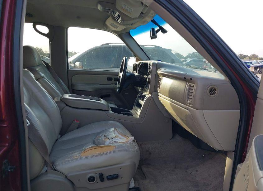 Photo 5 of 2003 Chevrolet Tahoe LT (VIN 1GNEC13Z53R236227)