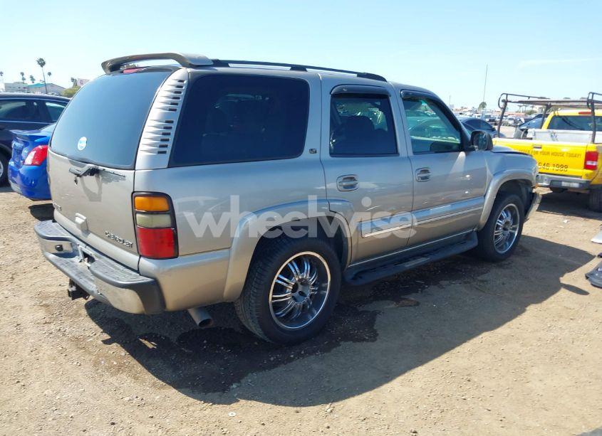 Photo 4 of 2003 Chevrolet Tahoe LT (VIN 1GNEC13Z53R239032)