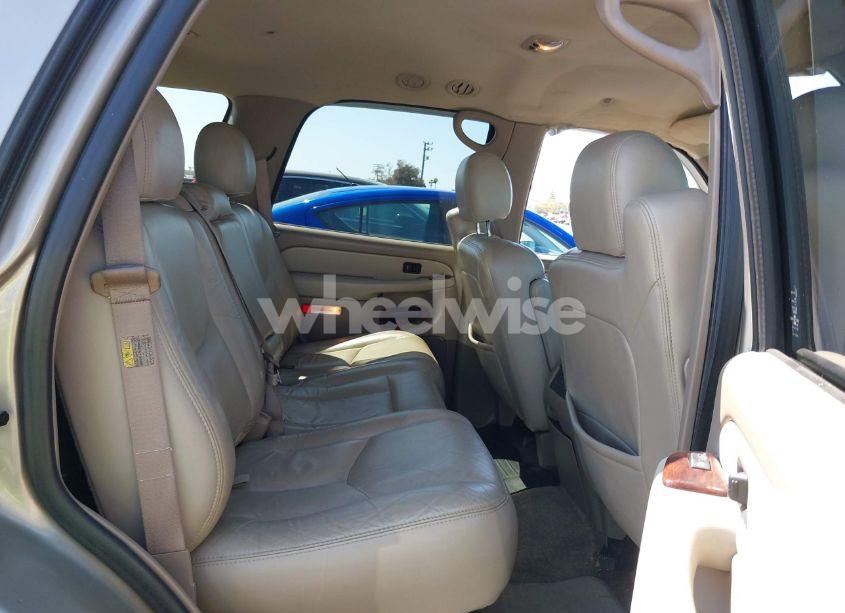 Photo 8 of 2003 Chevrolet Tahoe LT (VIN 1GNEC13Z53R239032)