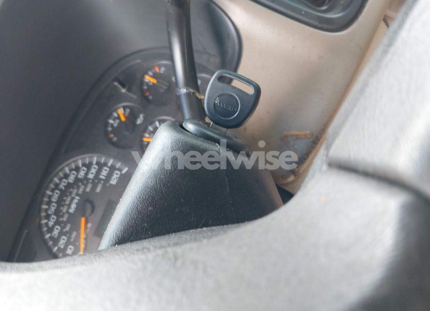 Photo 11 of 2003 Chevrolet Tahoe LS (VIN 1GNEC13Z53R308205)