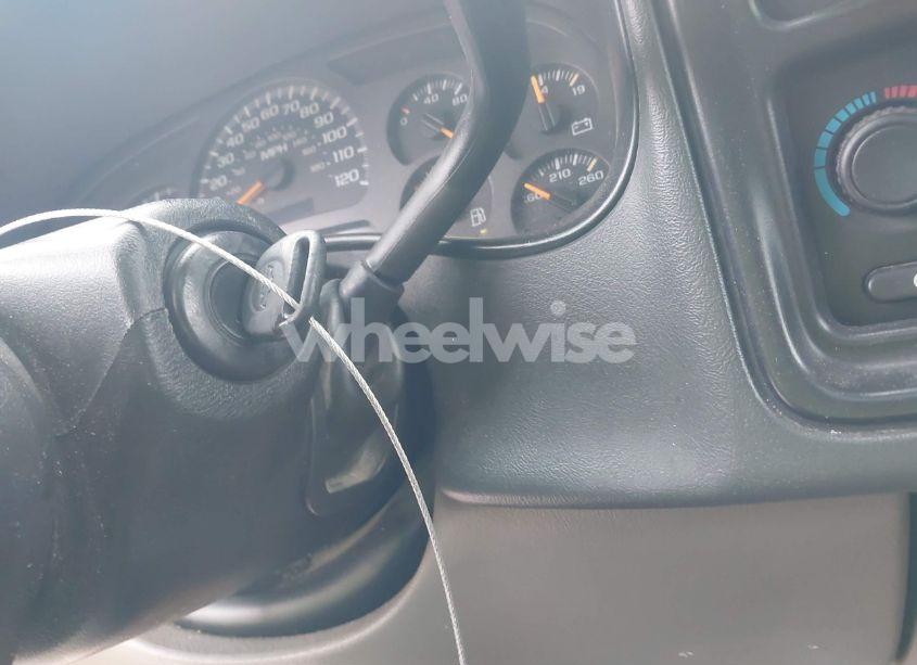 Photo 11 of 2004 Chevrolet Tahoe LT (VIN 1GNEC13Z54J162422)