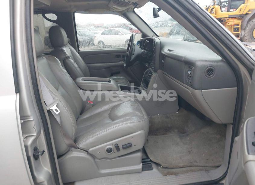 Photo 5 of 2004 Chevrolet Tahoe LT (VIN 1GNEC13Z54J162422)