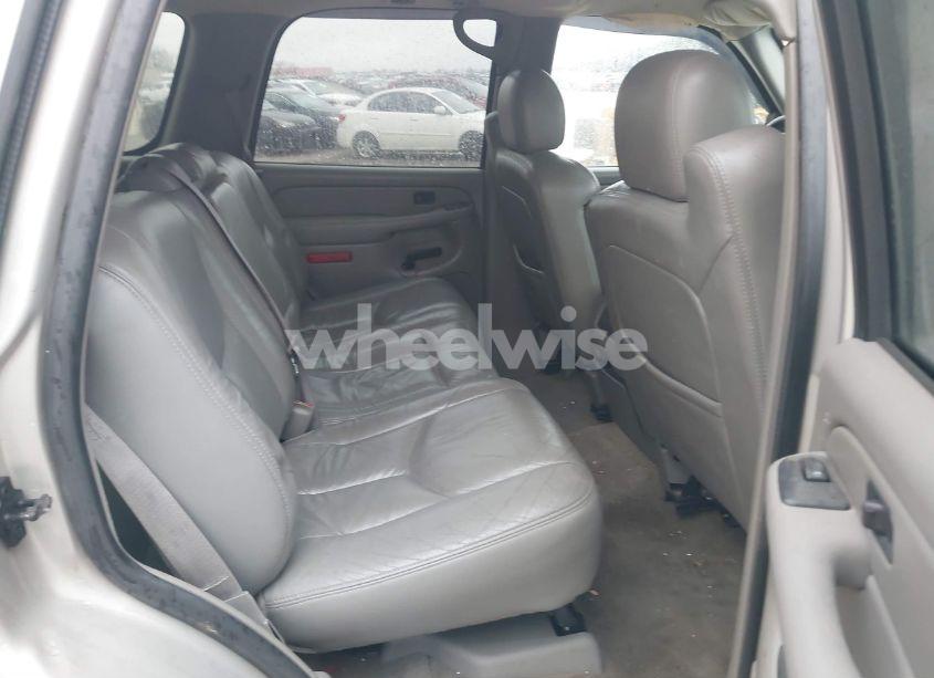 Photo 8 of 2004 Chevrolet Tahoe LT (VIN 1GNEC13Z54J162422)