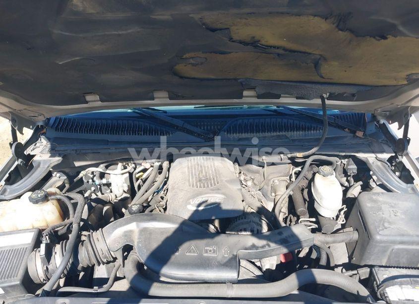 Photo 10 of 2004 Chevrolet Tahoe LS (VIN 1GNEC13Z54J225101)