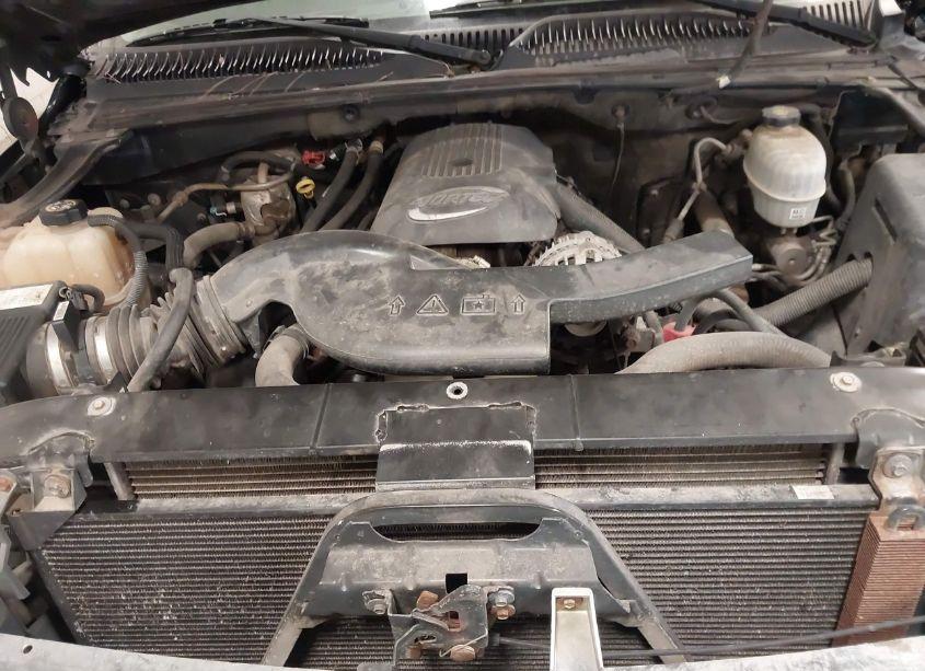 Photo 10 of 2004 Chevrolet Tahoe LS (VIN 1GNEC13Z54R138154)