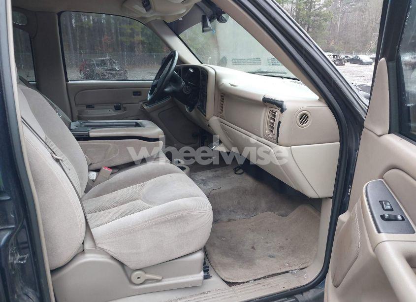 Photo 5 of 2004 Chevrolet Tahoe LS (VIN 1GNEC13Z54R177164)