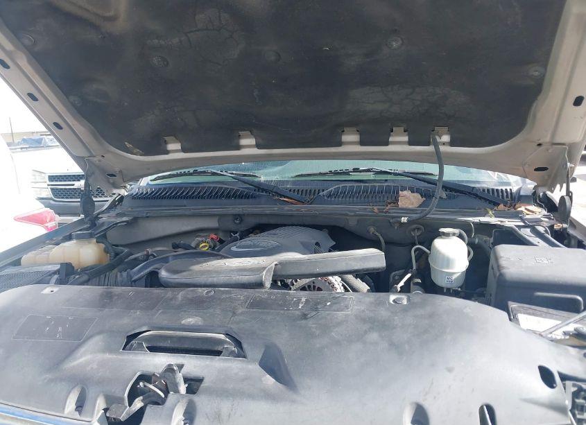 Photo 10 of 2004 Chevrolet Tahoe LT (VIN 1GNEC13Z54R256818)