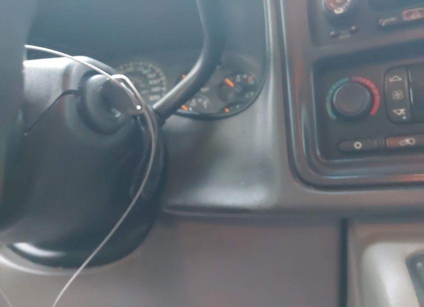Photo 11 of 2004 Chevrolet Tahoe LT (VIN 1GNEC13Z54R256818)