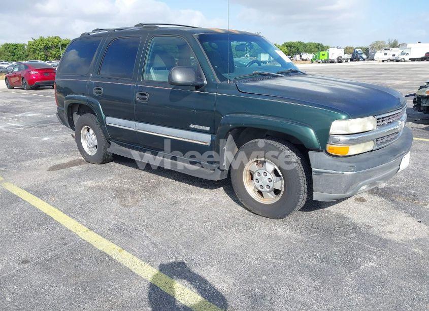 2002 Chevrolet Tahoe LS (VIN 1GNEC13Z62R214610) main photo