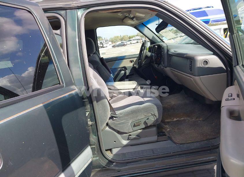 Photo 5 of 2002 Chevrolet Tahoe LS (VIN 1GNEC13Z62R214610)