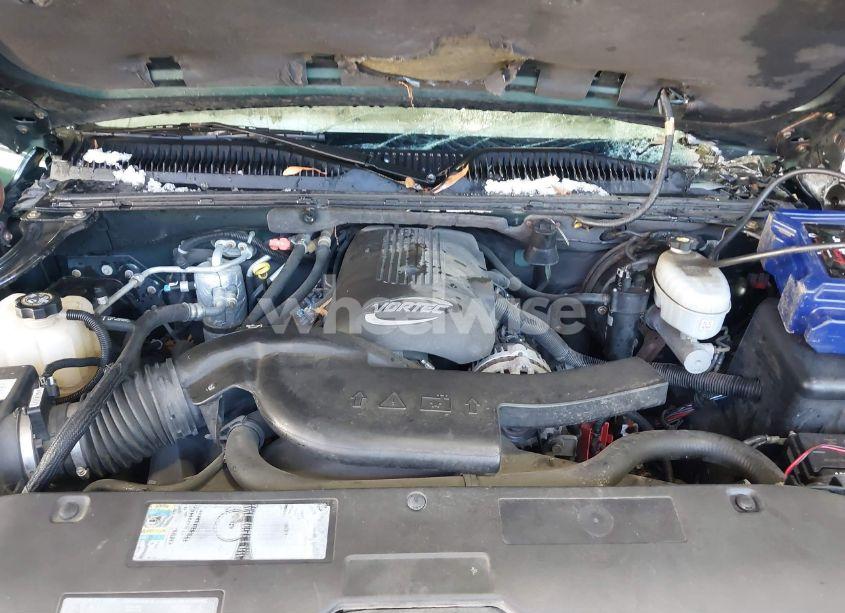 Photo 10 of 2003 Chevrolet Tahoe LT (VIN 1GNEC13Z63J300953)