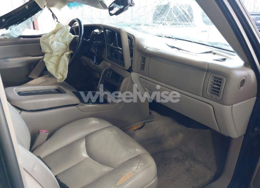 Photo 5 of 2003 Chevrolet Tahoe LT (VIN 1GNEC13Z63J300953)