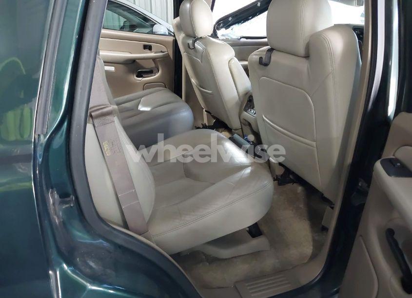 Photo 8 of 2003 Chevrolet Tahoe LT (VIN 1GNEC13Z63J300953)